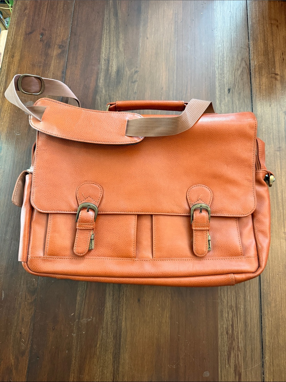 Wilson’s Vintage Camel Leather Messenger Bag
